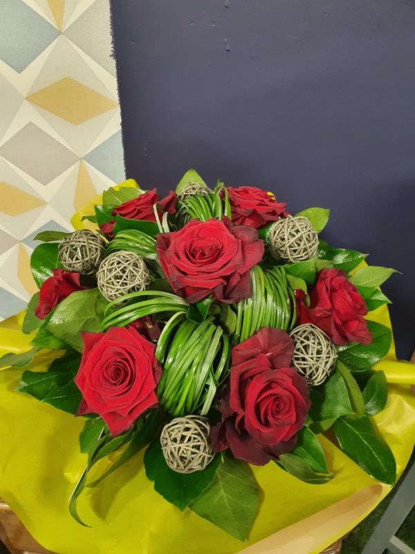 Bouquet rond de roses rouge