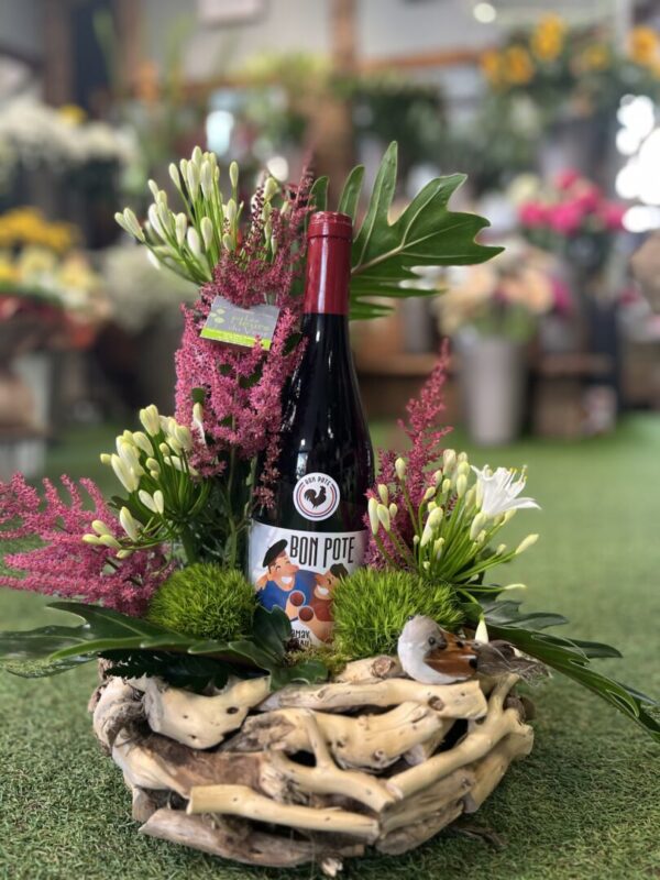 Composition fleurs et vin – Image 3
